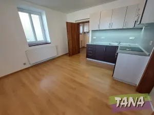 Pronájem bytu 2+kk, Turnov, Nádražní, 39 m2