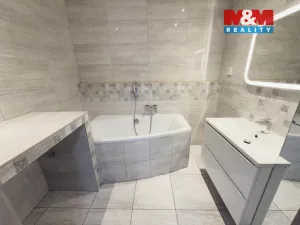 Prodej bytu 3+1, Karviná - Hranice, Čsl. armády, 65 m2