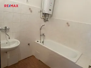 Pronájem bytu 2+1, Praha - Libeň, Vacínova, 96 m2