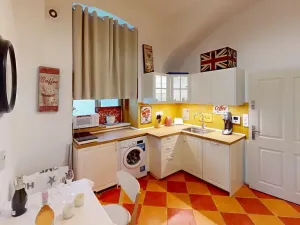 Prodej bytu 1+1, Praha - Karlín, Prvního pluku, 50 m2