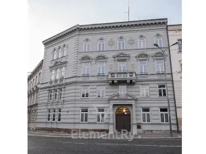 Pronájem bytu 2+kk, Hradec Králové, Komenského, 76 m2