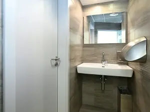 Pronájem kanceláře, Praha - Vinohrady, Šafaříkova, 123 m2