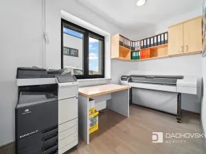 Prodej kanceláře, Pardubice, K Dolíčku, 374 m2