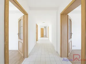 Prodej bytu 4+kk, Karlovy Vary, Okružní, 99 m2