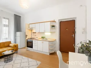 Prodej bytu 2+1, Praha - Holešovice, Bubenská, 69 m2