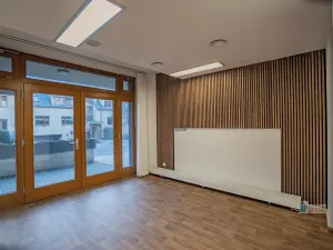 Prodej obchodního prostoru, Praha - Hlubočepy, Hlubočepská, 104 m2