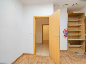 Prodej obchodního prostoru, Praha - Hlubočepy, Hlubočepská, 104 m2