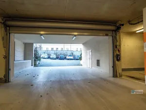 Prodej obchodního prostoru, Praha - Hlubočepy, Hlubočepská, 104 m2