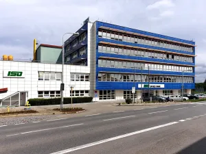 Pronájem kanceláře, Praha - Uhříněves, Přátelství, 28 m2