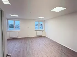 Pronájem kanceláře, Dobřejovice, 541 m2