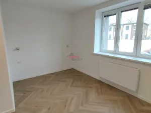 Pronájem bytu 2+kk, Ostrava, Myslbekova, 43 m2