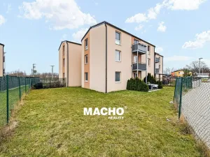 Prodej bytu 3+kk, Hostouň, U Tvrze, 70 m2