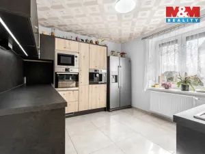 Prodej rodinného domu, Očihov, 280 m2