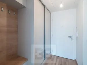 Pronájem bytu 1+kk, Praha - Hloubětín, Poděbradská, 32 m2