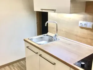 Pronájem bytu 1+kk, Zlín, Štefánikova, 28 m2