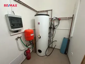 Pronájem skladu, Rašovice, 415 m2