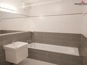 Pronájem bytu 2+kk, Praha - Vysočany, Pod Harfou, 55 m2