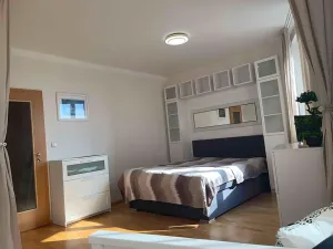 Pronájem bytu 1+kk, Praha - Stodůlky, Tlumačovská, 38 m2