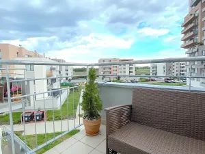 Pronájem bytu 2+kk, Praha - Letňany, Hlučkova, 58 m2