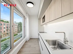 Pronájem bytu 1+kk, Praha - Žižkov, Malešická, 36 m2