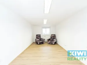 Pronájem kanceláře, Kaňovice, 90 m2