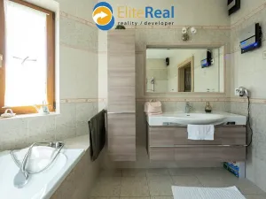 Prodej vícegeneračního domu, Příkazy, 344 m2