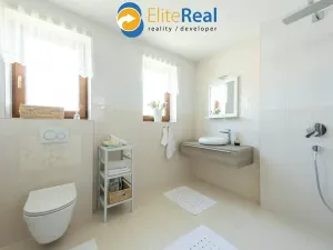 Prodej vícegeneračního domu, Příkazy, 344 m2