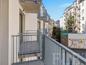 Pronájem bytu 1+kk, Praha - Vršovice, Krymská, 30 m2