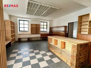 Pronájem obchodního prostoru, Mohelnice, Kostelní nám., 80 m2