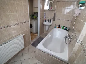 Prodej bytu 2+1, Karlovy Vary, Kolmá, 97 m2