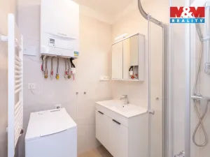 Pronájem bytu 1+kk, Praha - Dejvice, Kafkova, 33 m2