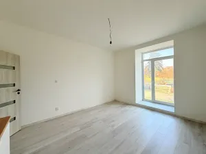 Pronájem bytu 1+kk, Milovice, Slepá, 23 m2