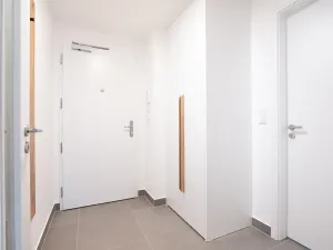Pronájem bytu 2+kk, Praha - Prosek, Litoměřická, 55 m2