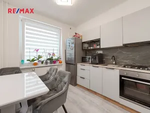 Prodej bytu 3+1, Praha - Letňany, Rýmařovská, 77 m2