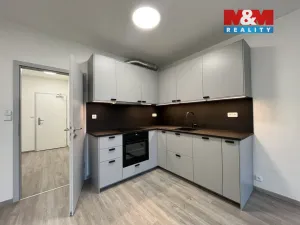 Prodej bytu 1+kk, Zlín, Nad Stráněmi, 34 m2
