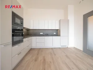 Pronájem bytu 2+kk, Praha - Modřany, Kolmanova, 56 m2