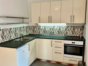 Pronájem bytu 1+kk, Praha - Břevnov, Hošťálkova, 27 m2