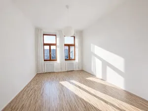 Pronájem bytu 1+kk, Praha - Holešovice, Na Maninách, 32 m2