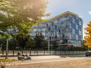 Pronájem kanceláře, Praha, Českomoravská, 708 m2