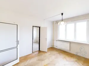 Prodej bytu 3+1, Ostrov, Severní, 68 m2