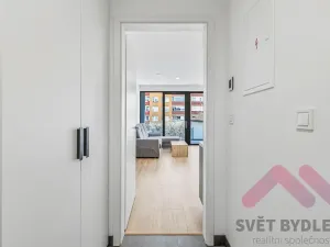 Prodej bytu 1+kk, Praha - Modřany, Komořanská, 37 m2