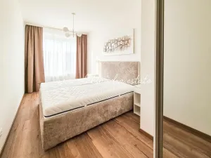 Pronájem bytu 2+kk, Praha - Vysočany, Střídavá, 52 m2