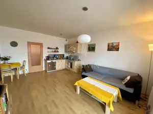 Pronájem bytu 2+kk, Praha - Vysočany, Podkovářská, 62 m2