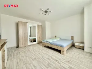 Pronájem bytu 2+kk, Plzeň, Koterovská, 66 m2