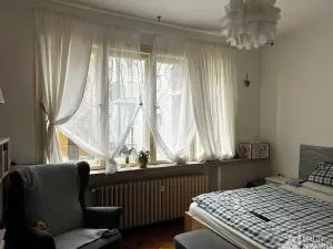 Pronájem bytu 1+1, Praha - Malá Strana, Šeříková, 34 m2