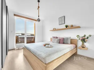 Prodej bytu 2+kk, Praha - Uhříněves, Oty Bubeníčka, 45 m2