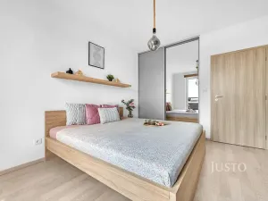 Prodej bytu 2+kk, Praha - Uhříněves, Oty Bubeníčka, 45 m2