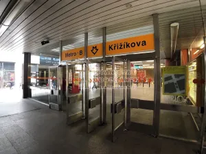 Pronájem obchodního prostoru, Praha - Karlín, Thámova, 33 m2