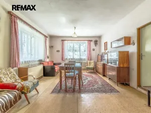 Prodej rodinného domu, Dobrovice, 180 m2