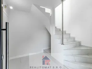 Prodej kanceláře, Praha - Komořany, Pod lesem, 440 m2